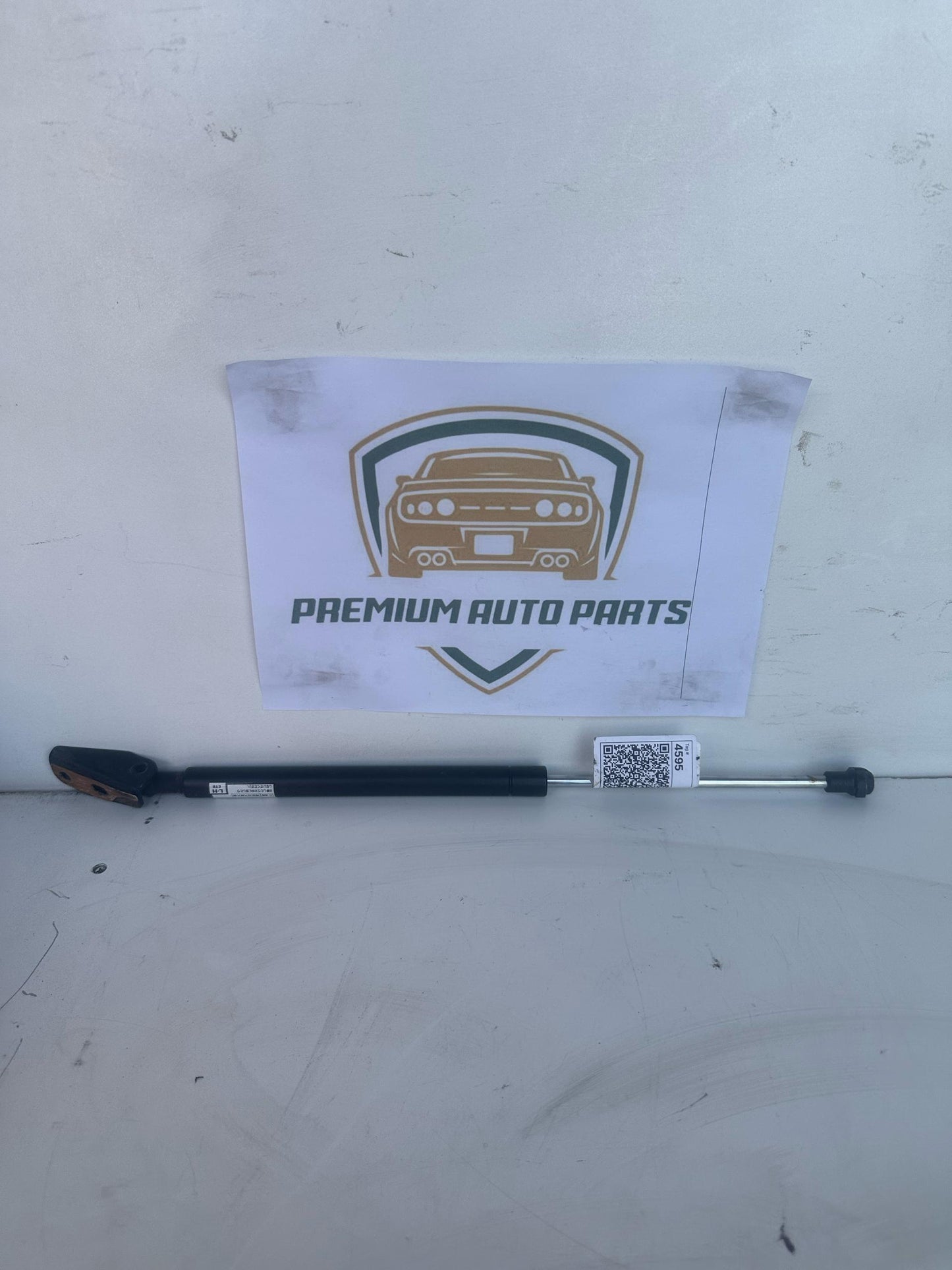 2008  E150 Left Tailgate Strut