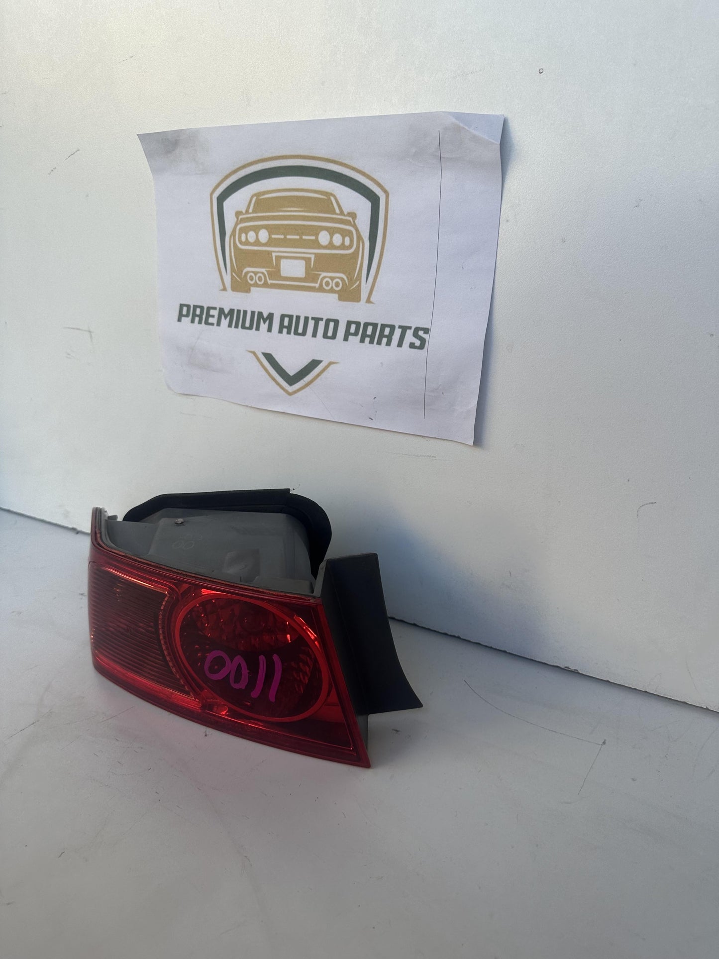 2004   Left Taillight