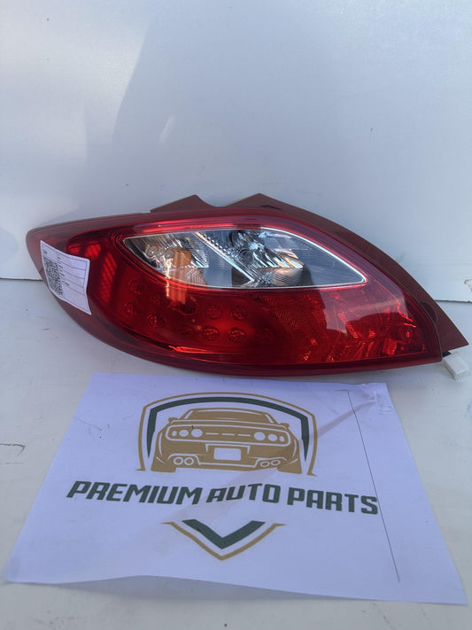 2013  II DE DH Left Taillight
