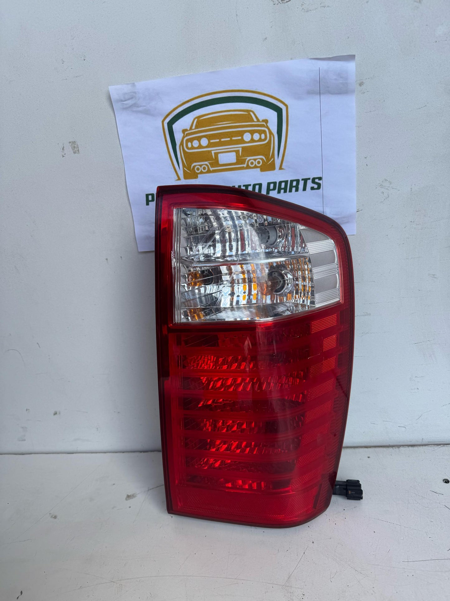 2009 Kia Grand Carnival Right Taillight