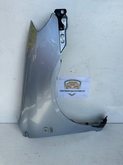 2006  E120 Right Front Guard