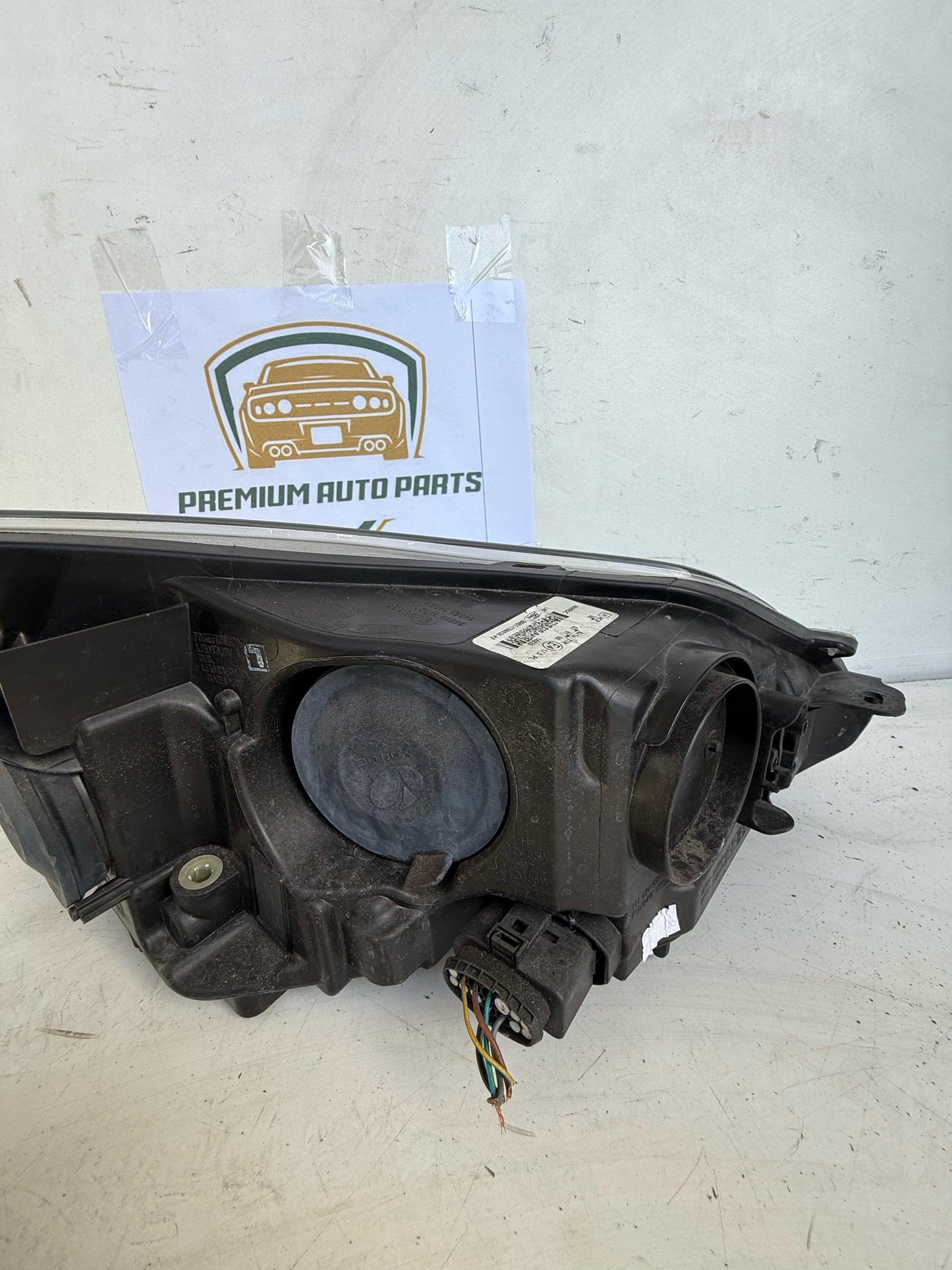 2010 Ford Focus Left Headlight