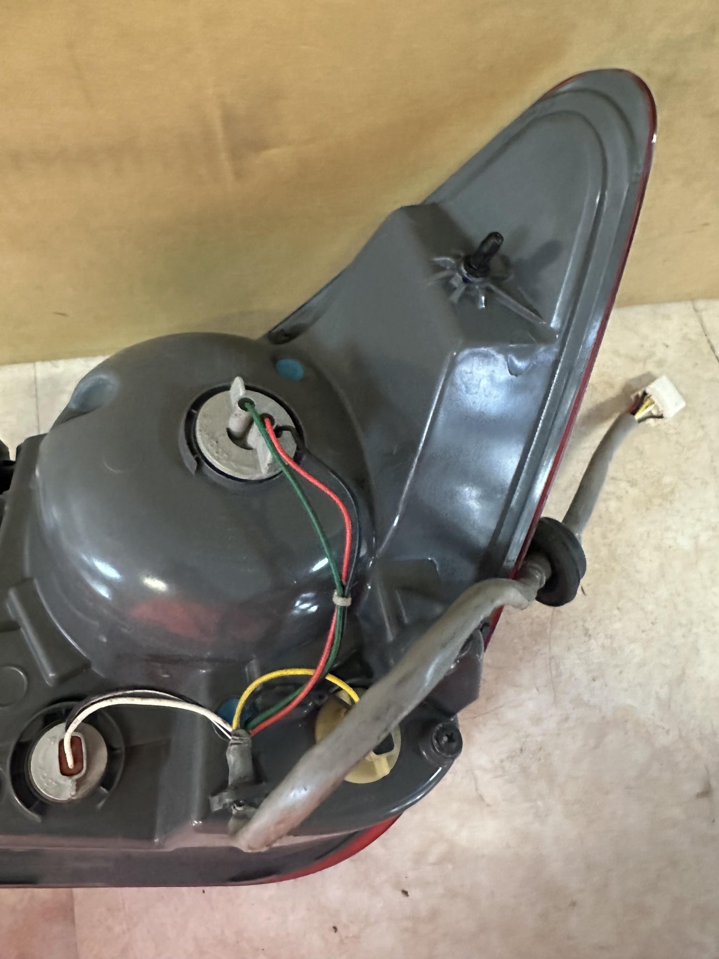 2010  Cruze Left Taillight