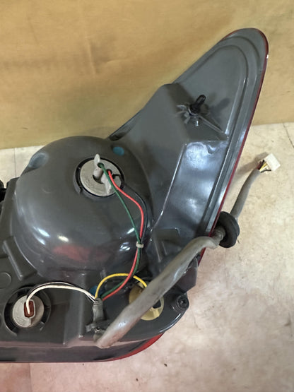 2010  Cruze Left Taillight