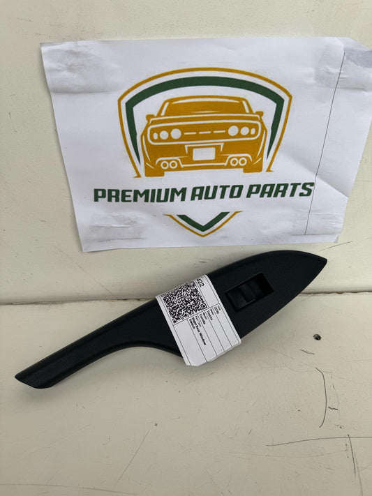 2010 Toyota Corolla E150 Right Rear Window Switch