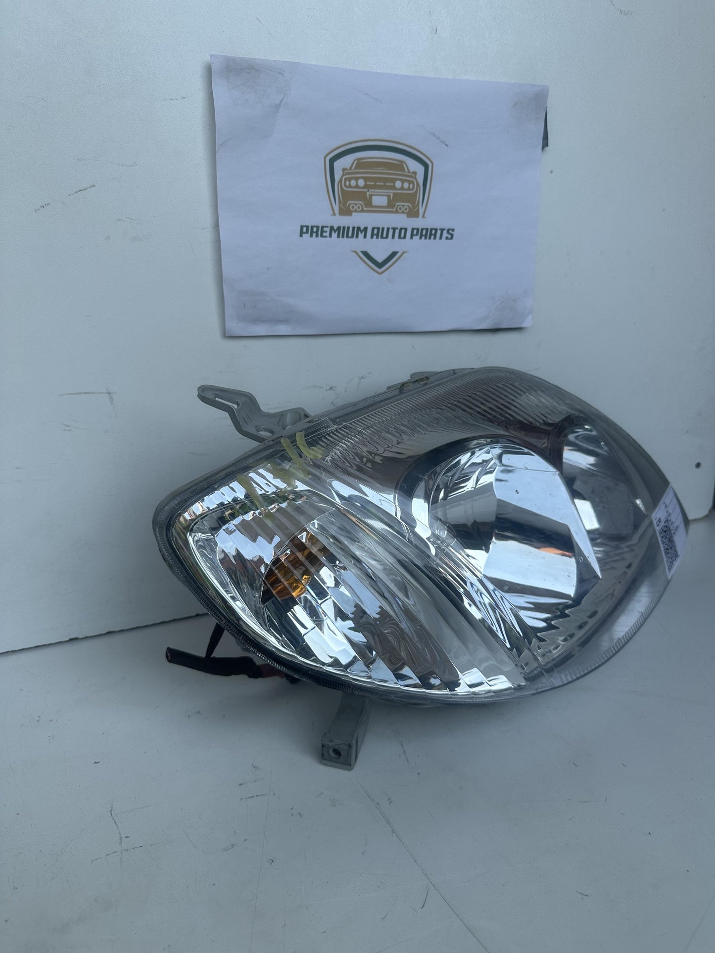 2006   Right Headlight