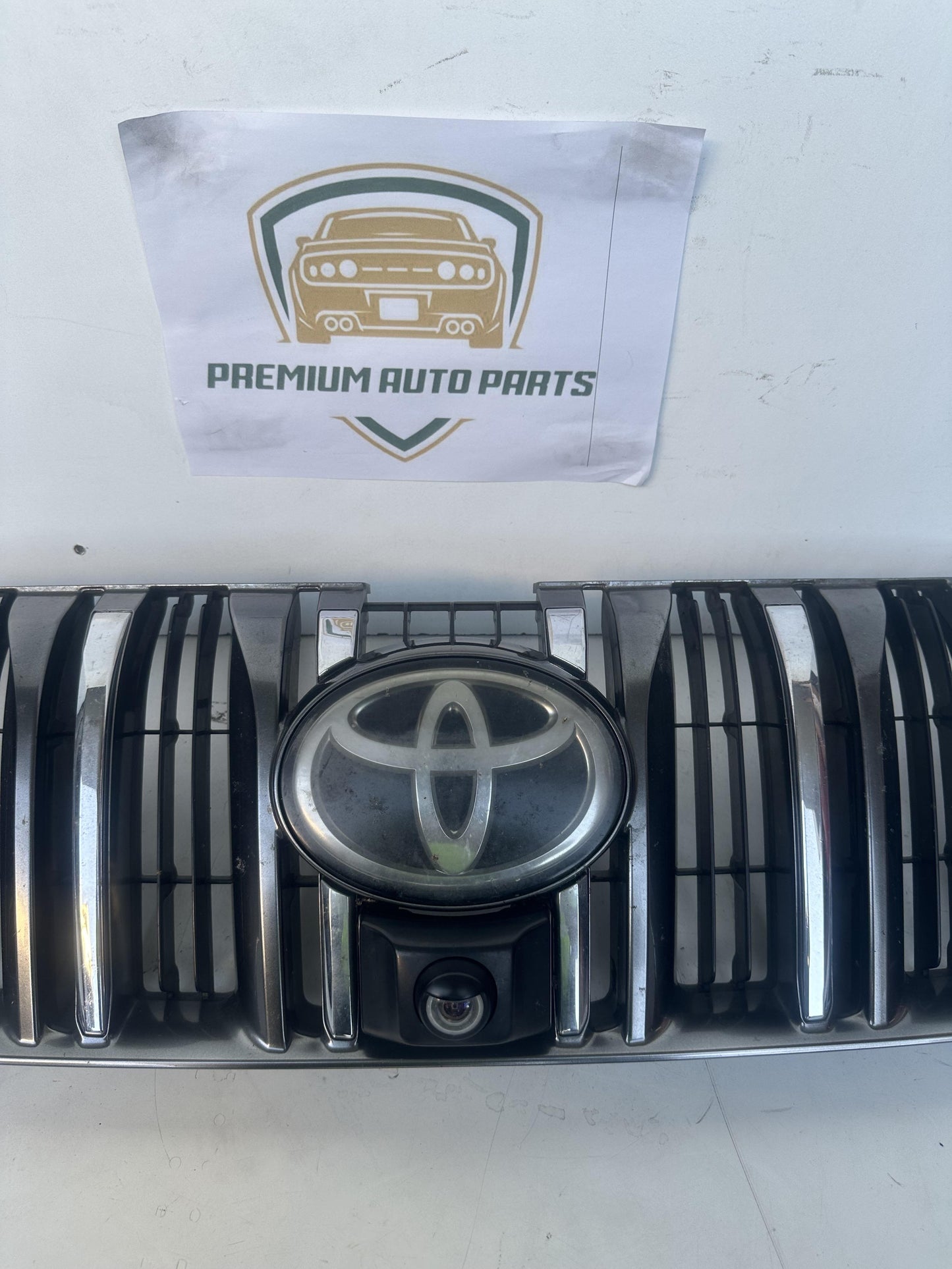 2009  J150 Grille