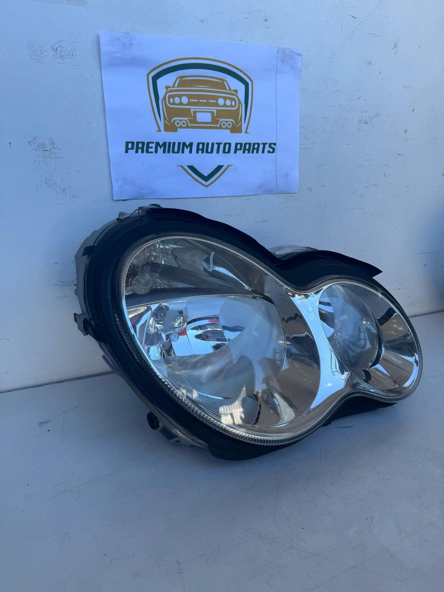 2005   Right Headlight