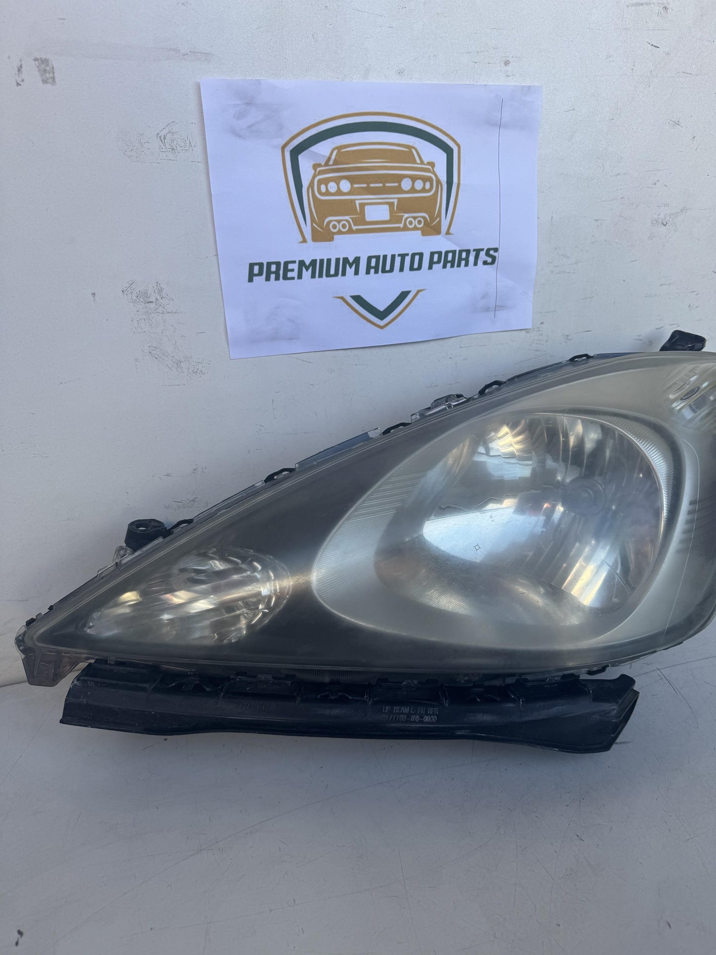 2009   Left Headlight