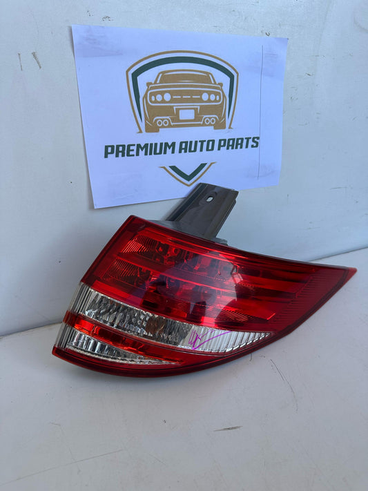 2006   Right Taillight