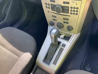 2008 Holden Astra CD AHHatchback 
Holden
Astra