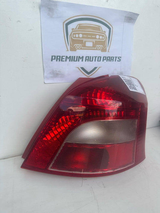 2006   Right Taillight