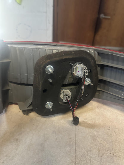 2005   Left Taillight