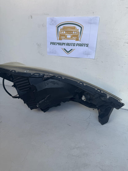 2009   Left Headlight