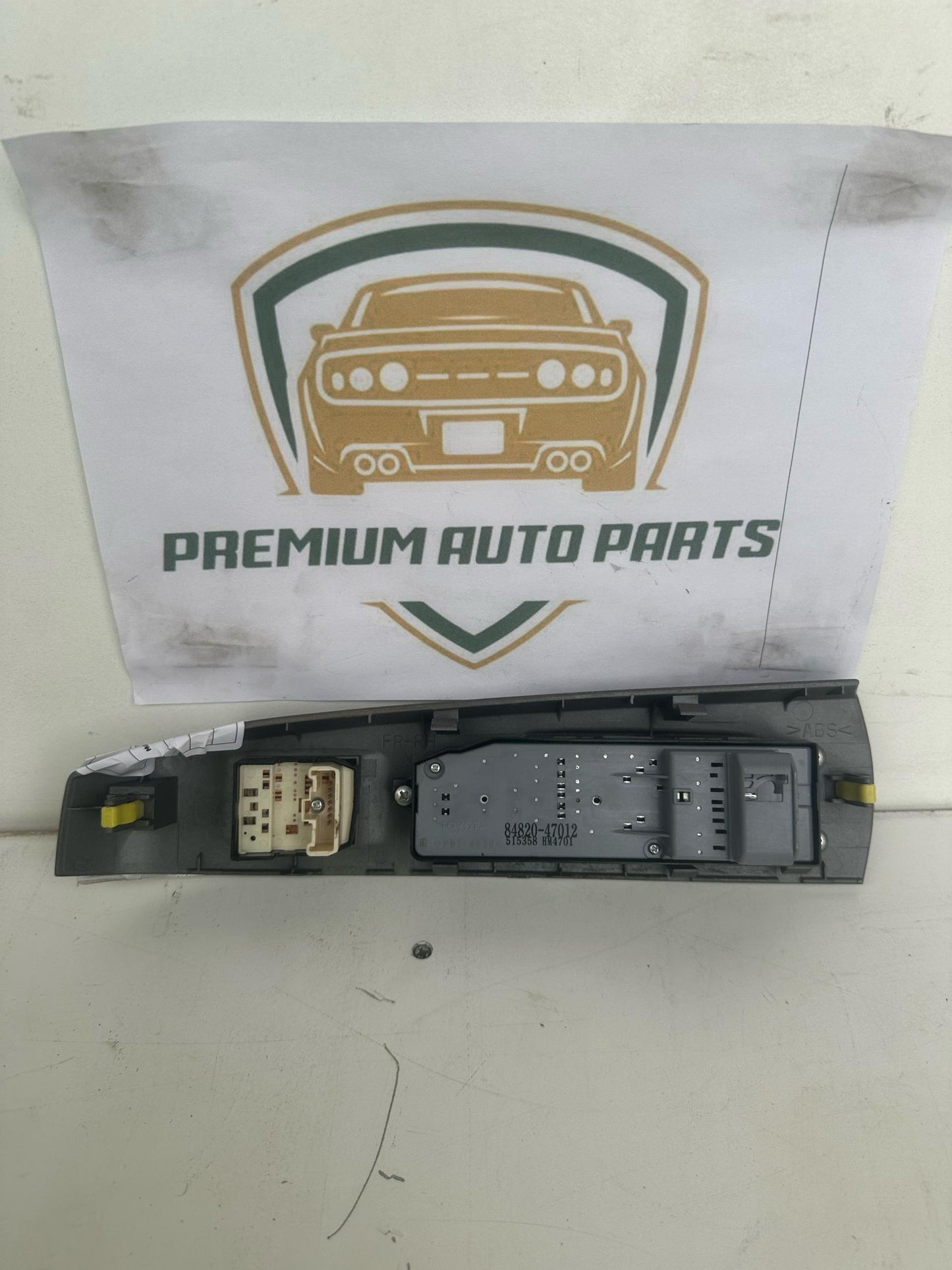 2006  W20 Master Power Window Switch