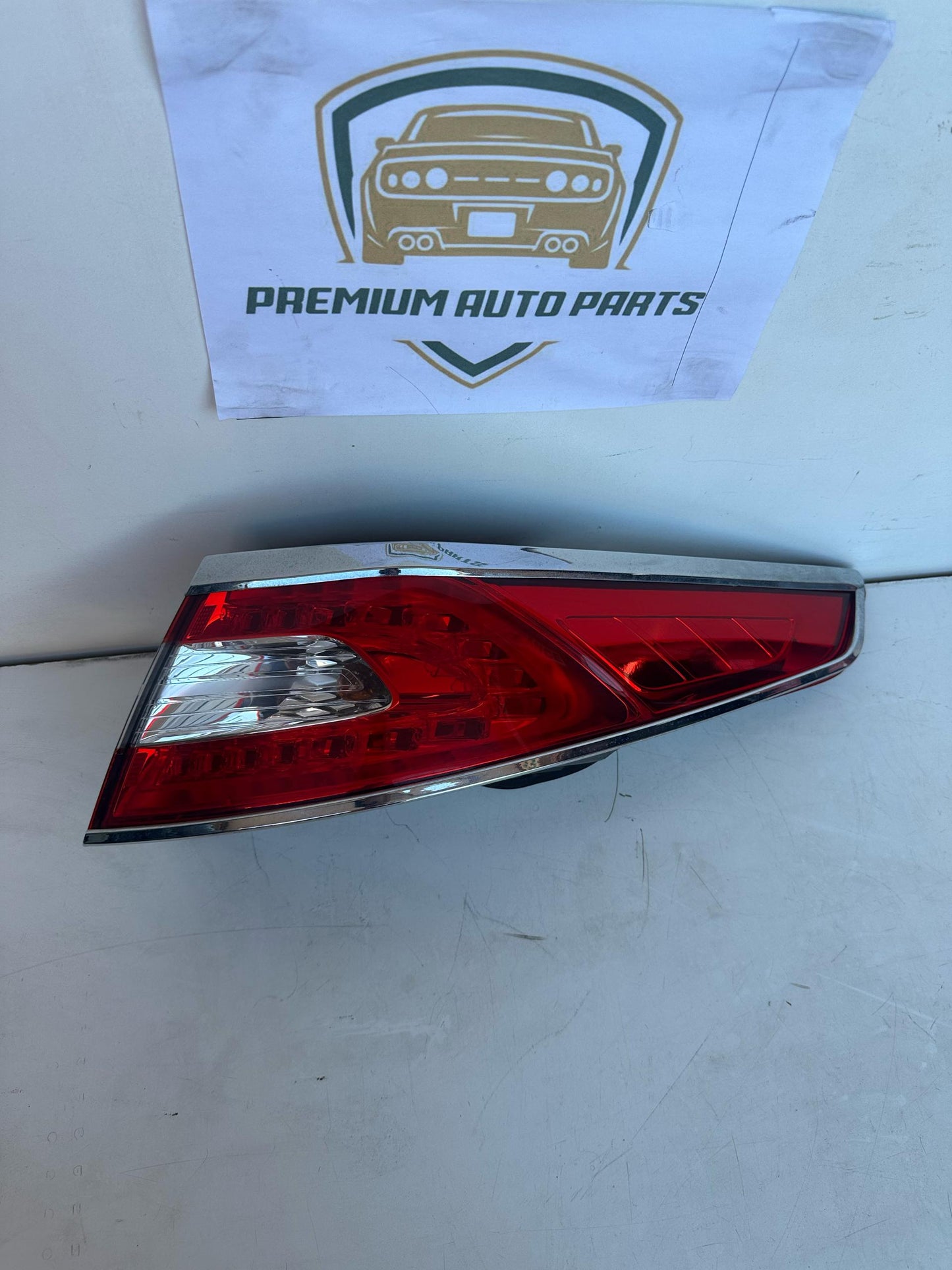 2011 Kia Optima TF Right Taillight