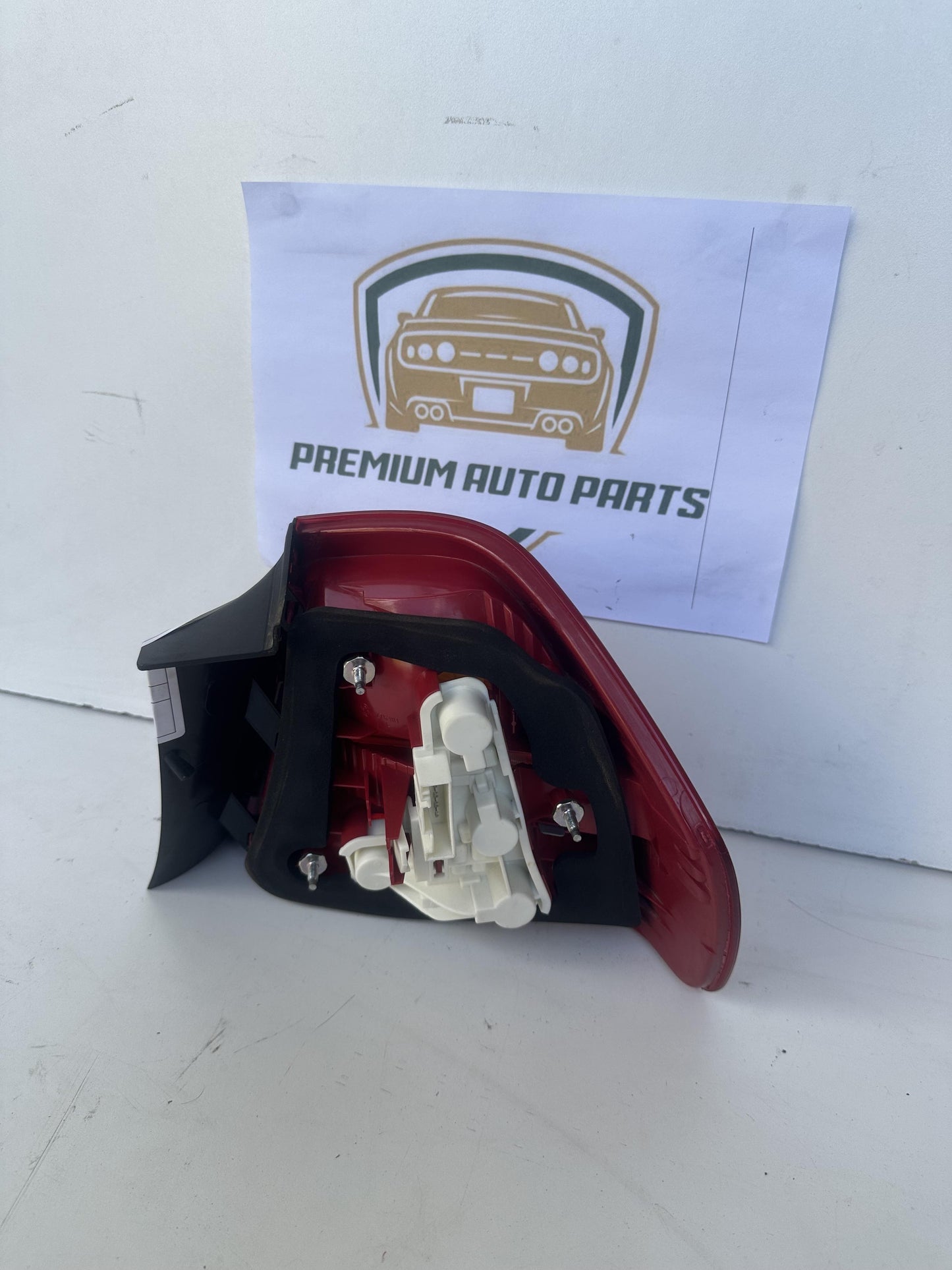 2006   Left Taillight
