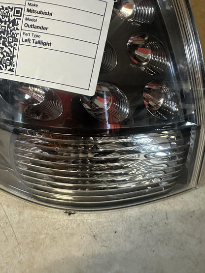 2010  Outlander Left Taillight