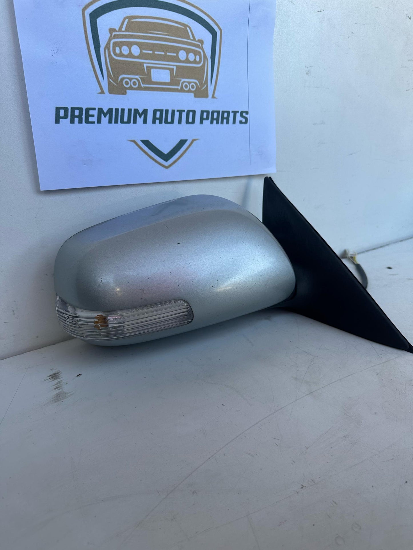 2010 Toyota Aurion Right Door Mirror