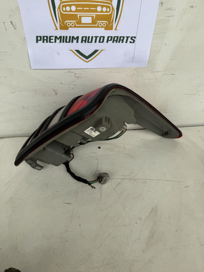 2016   Left Taillight