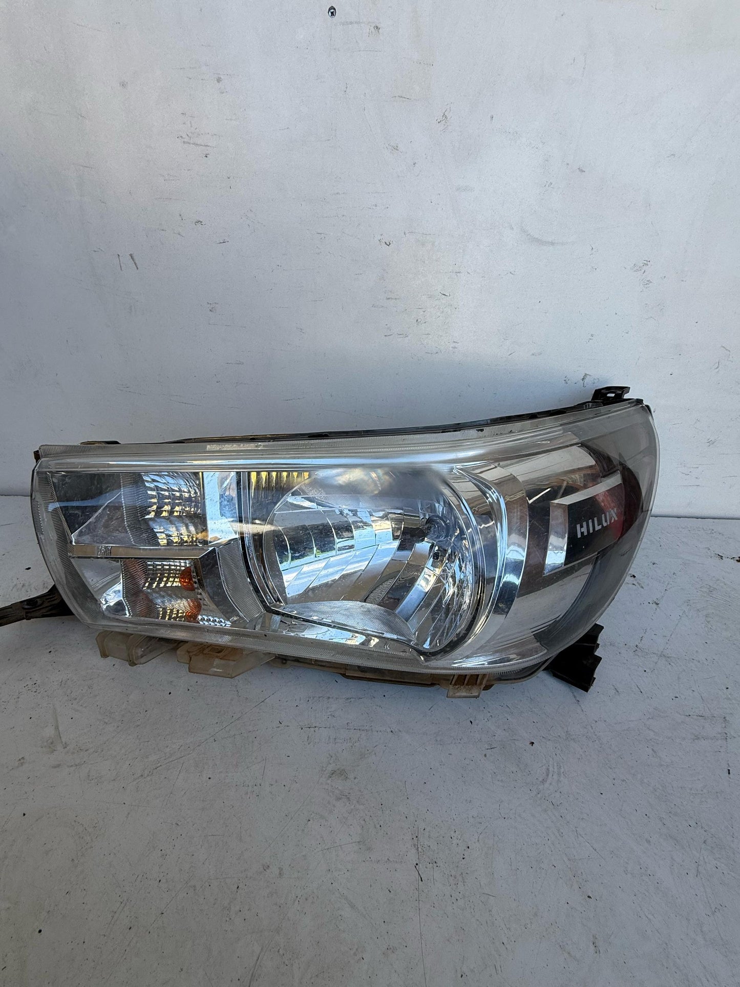 2019 Toyota Hilux Left Headlight