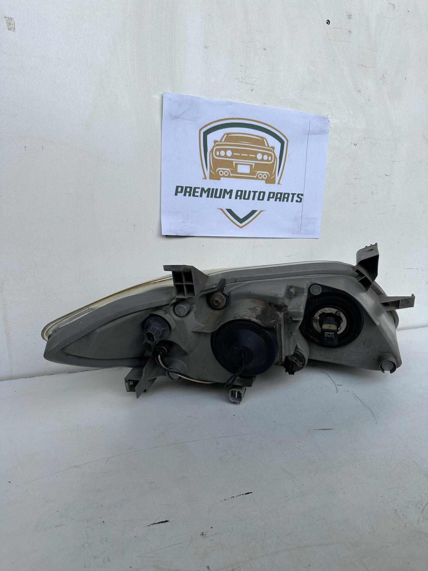 2006  XV40 Left Headlight
