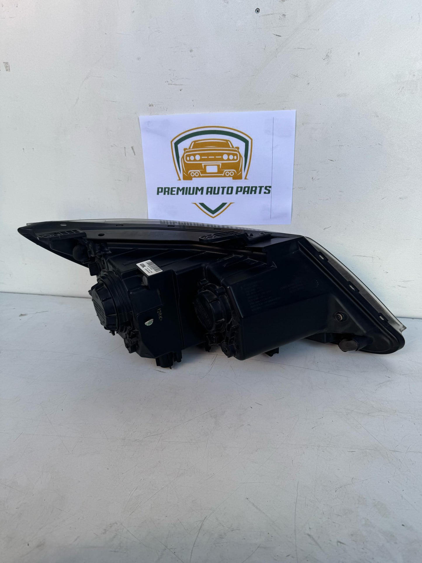 2012 Kia Sorento Left Headlight