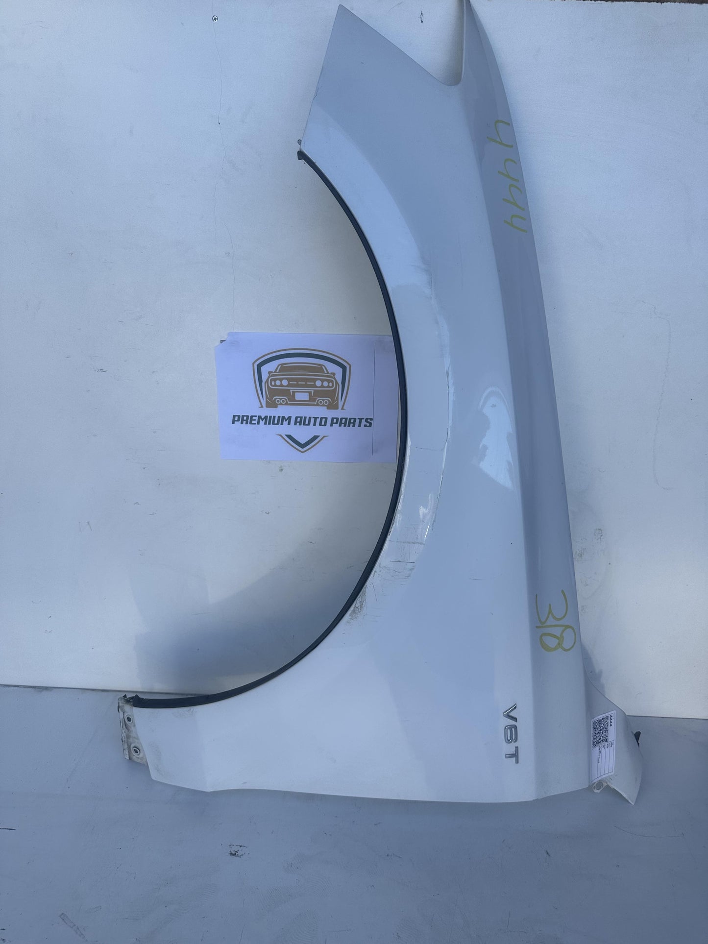 2016  8R Left Front Guard