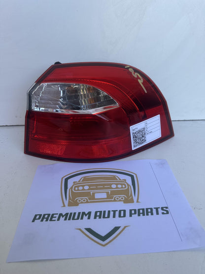 2016  UB Right Taillight