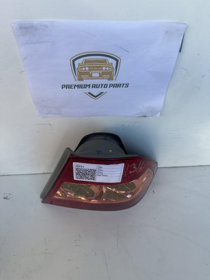 2006   Right Taillight