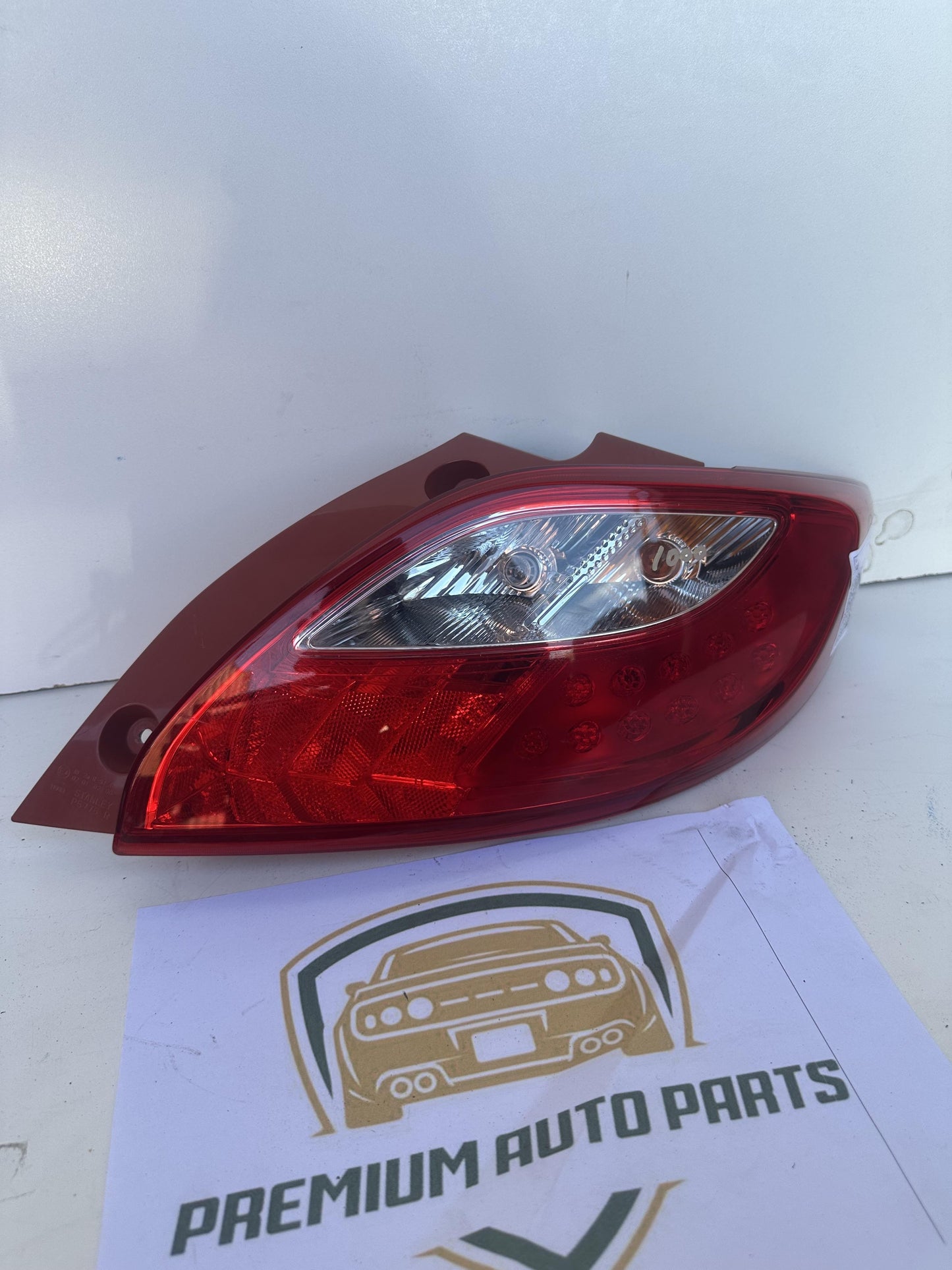2013  II DE DH Right Taillight