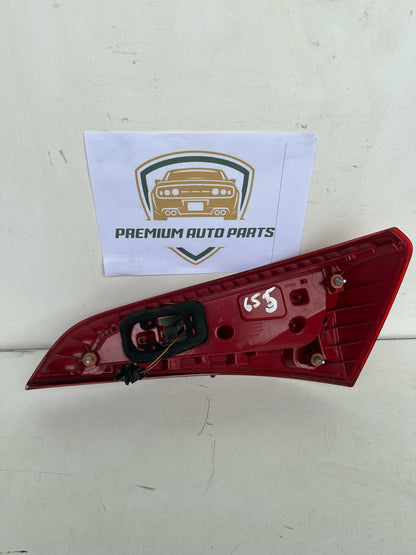 2010  8R Left Taillight