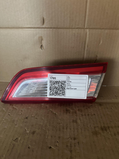 2011  XV50 Right Boot Light