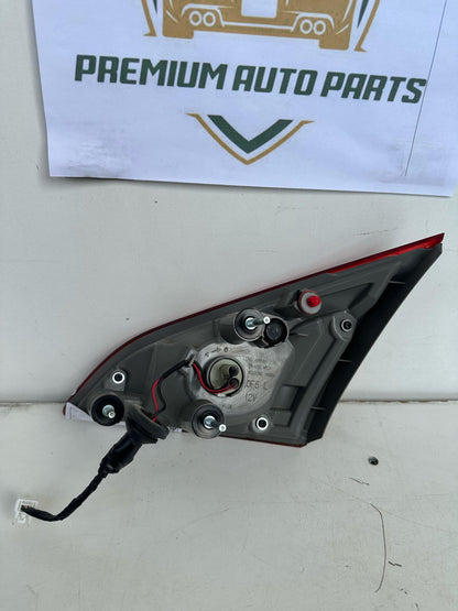 2012 Nissan MuranoII Z51 Left Boot Light