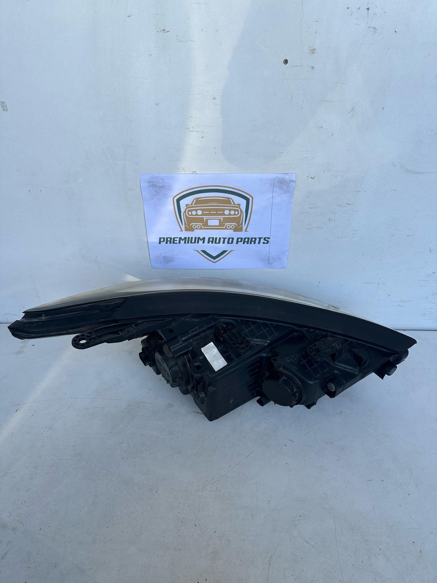 2013 Hyundai Santa FeDM Left Headlight