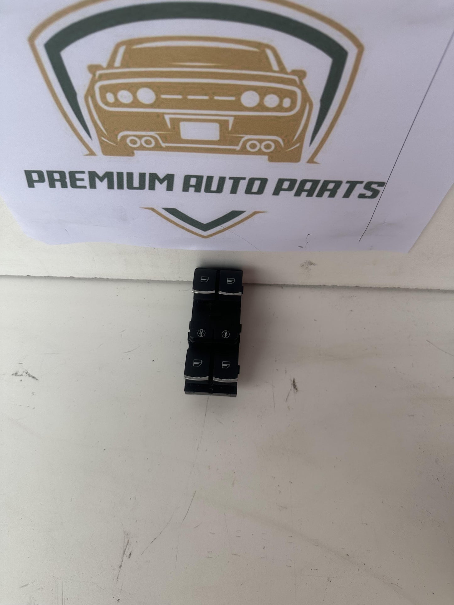 2014  MK2 - 7P Master Power Window Switch