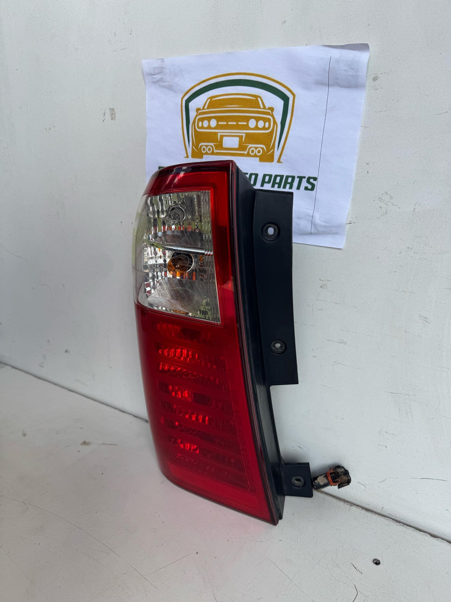 2009 Kia Grand Carnival Left Taillight