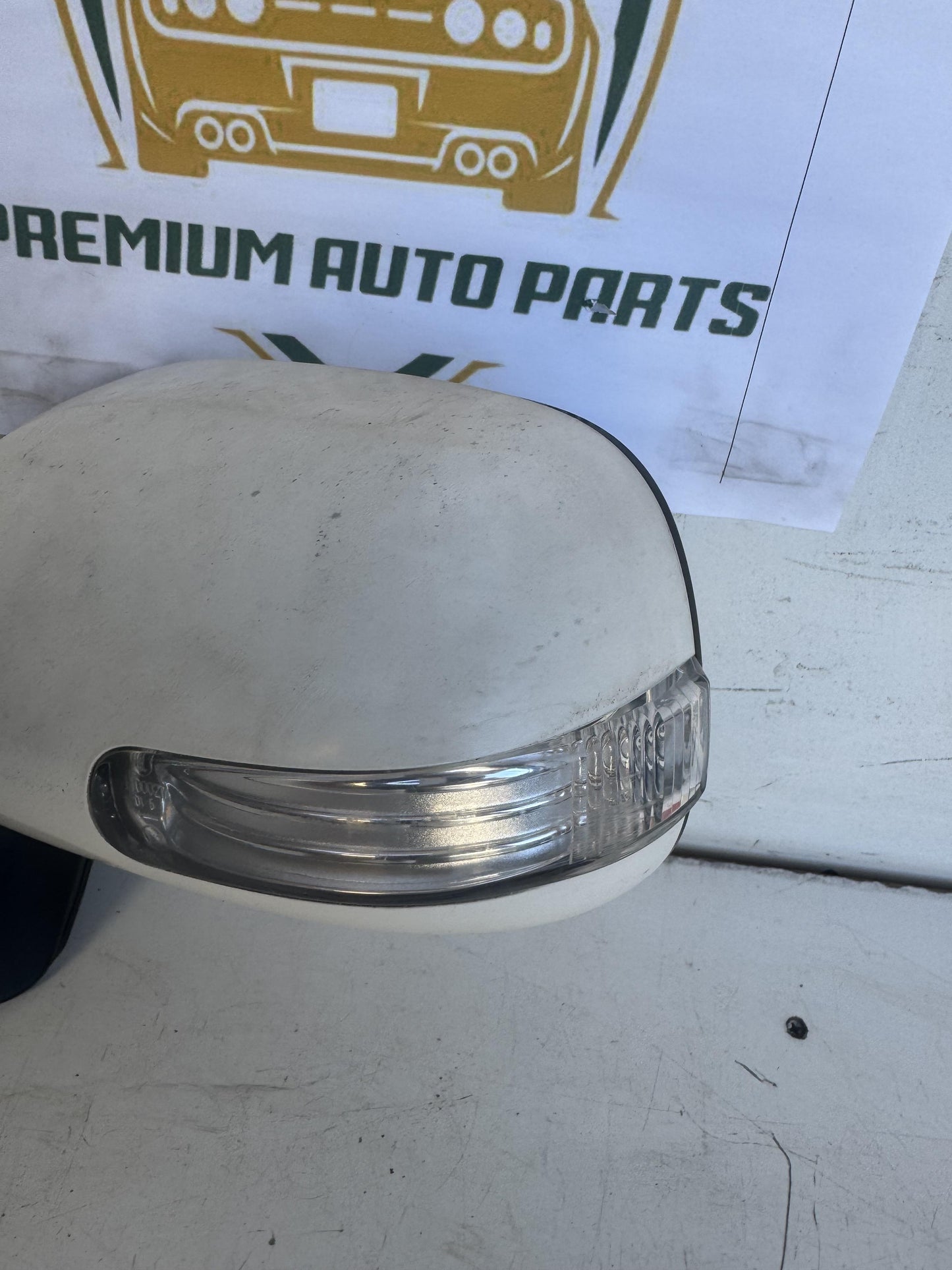 2010  E150 Left Door Mirror
