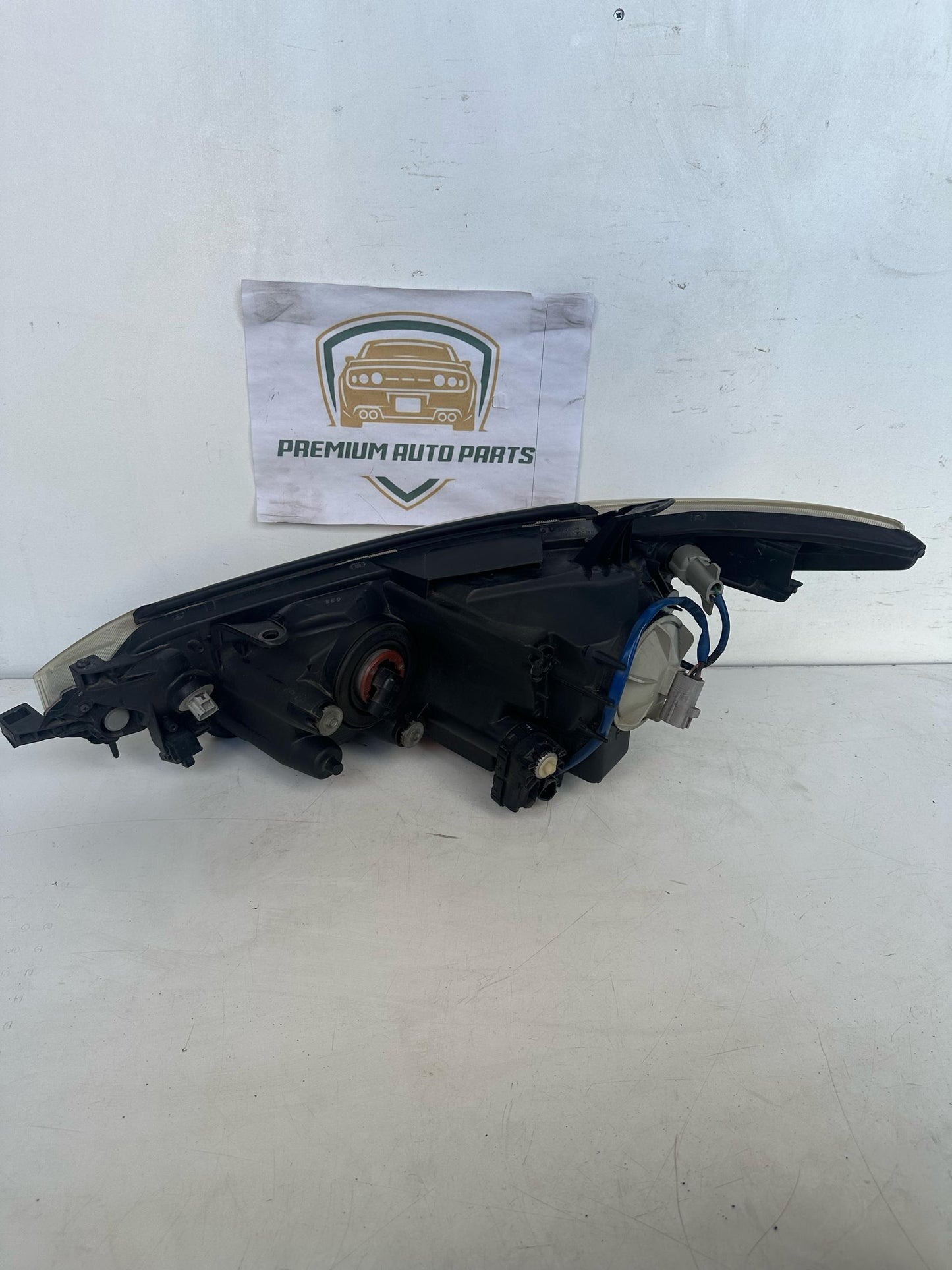 2006 Toyota Tarago R50 Right Headlight