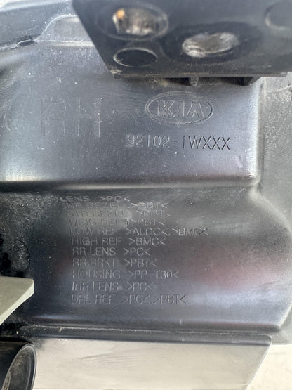 2015  UB Right Headlight
