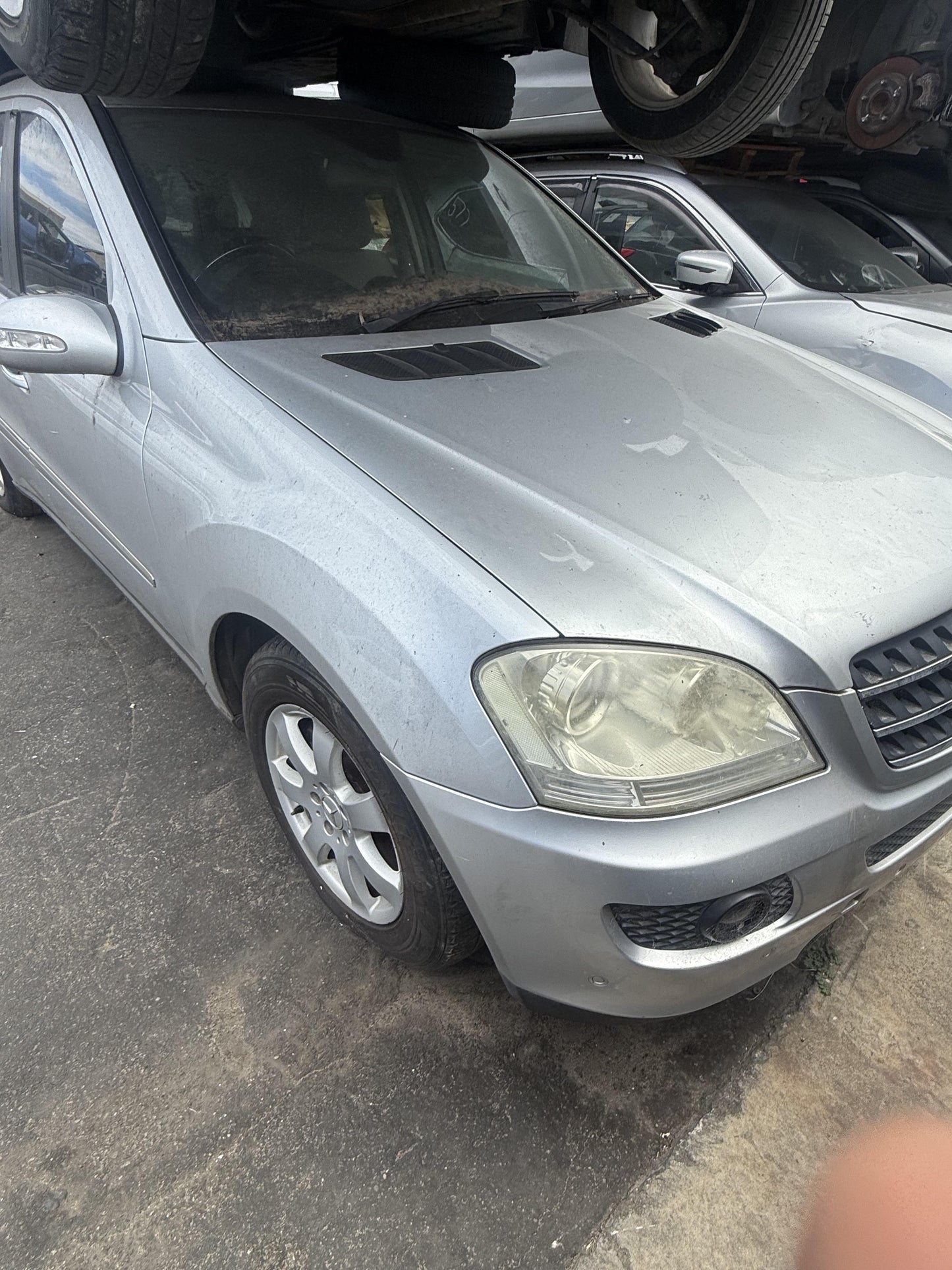 2006 Mercedes-Benz ML320  M-Class W164Station Wagon 
Mercedes-Benz
ML320