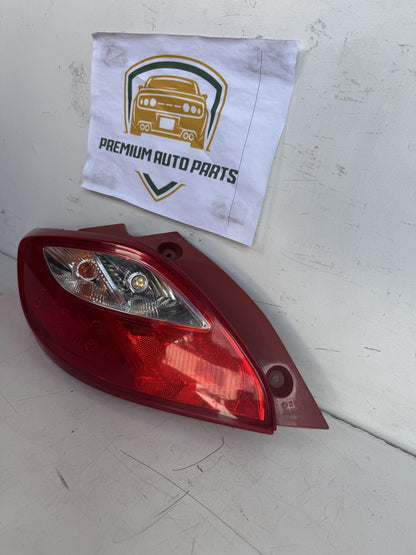 2007   Left Taillight