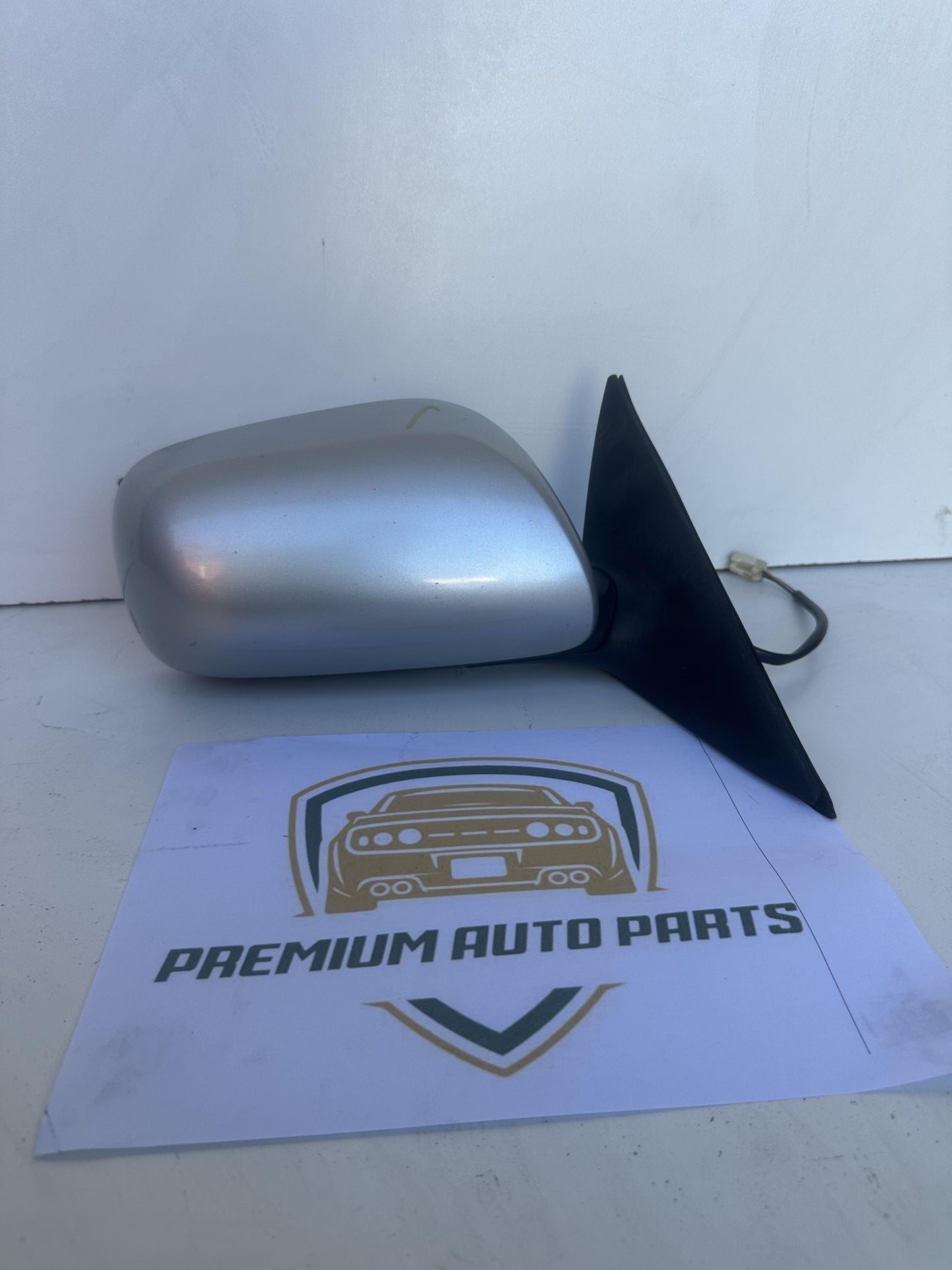 2006  XV40 Right Door Mirror
