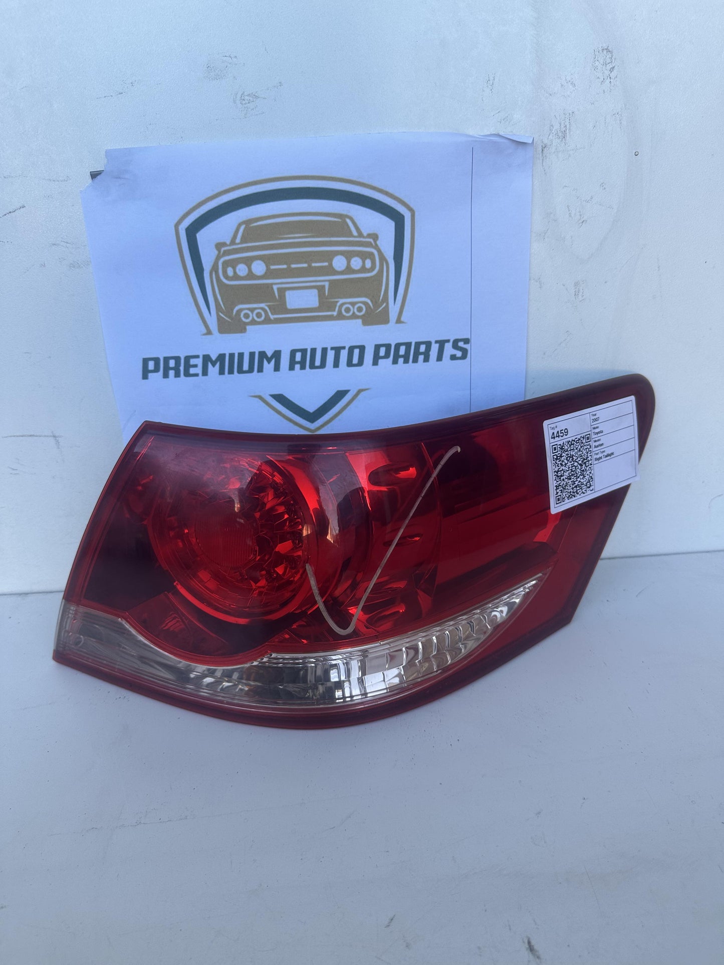 2007  V40 Right Taillight