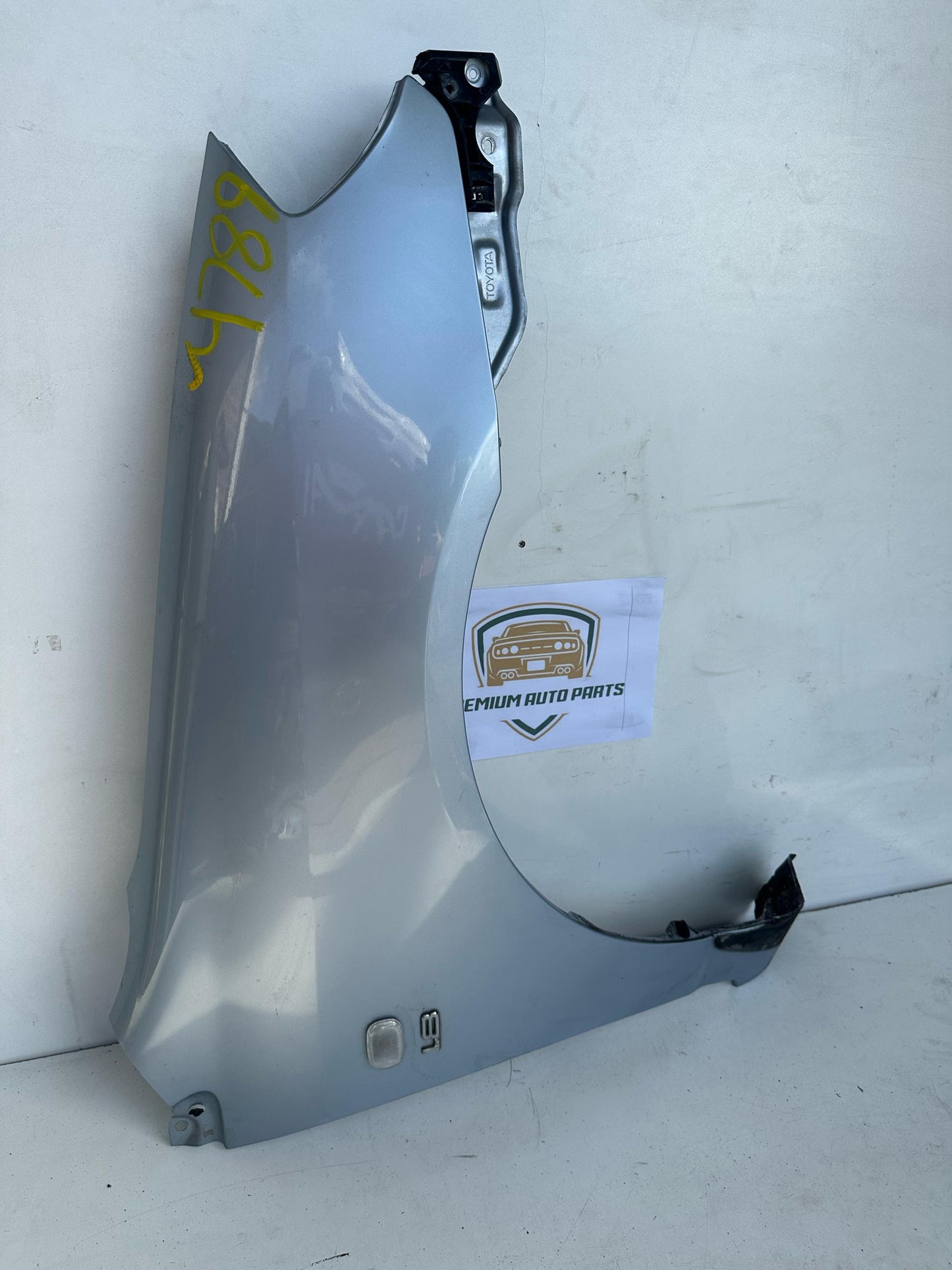 2006  E120 Right Front Guard