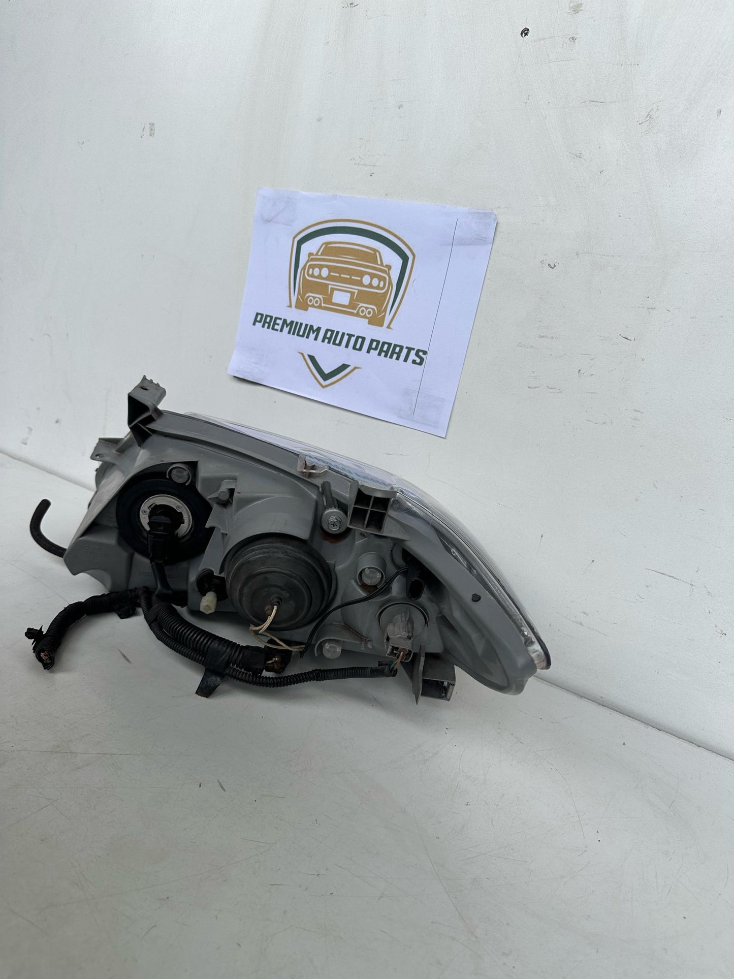 2011   Right Headlight