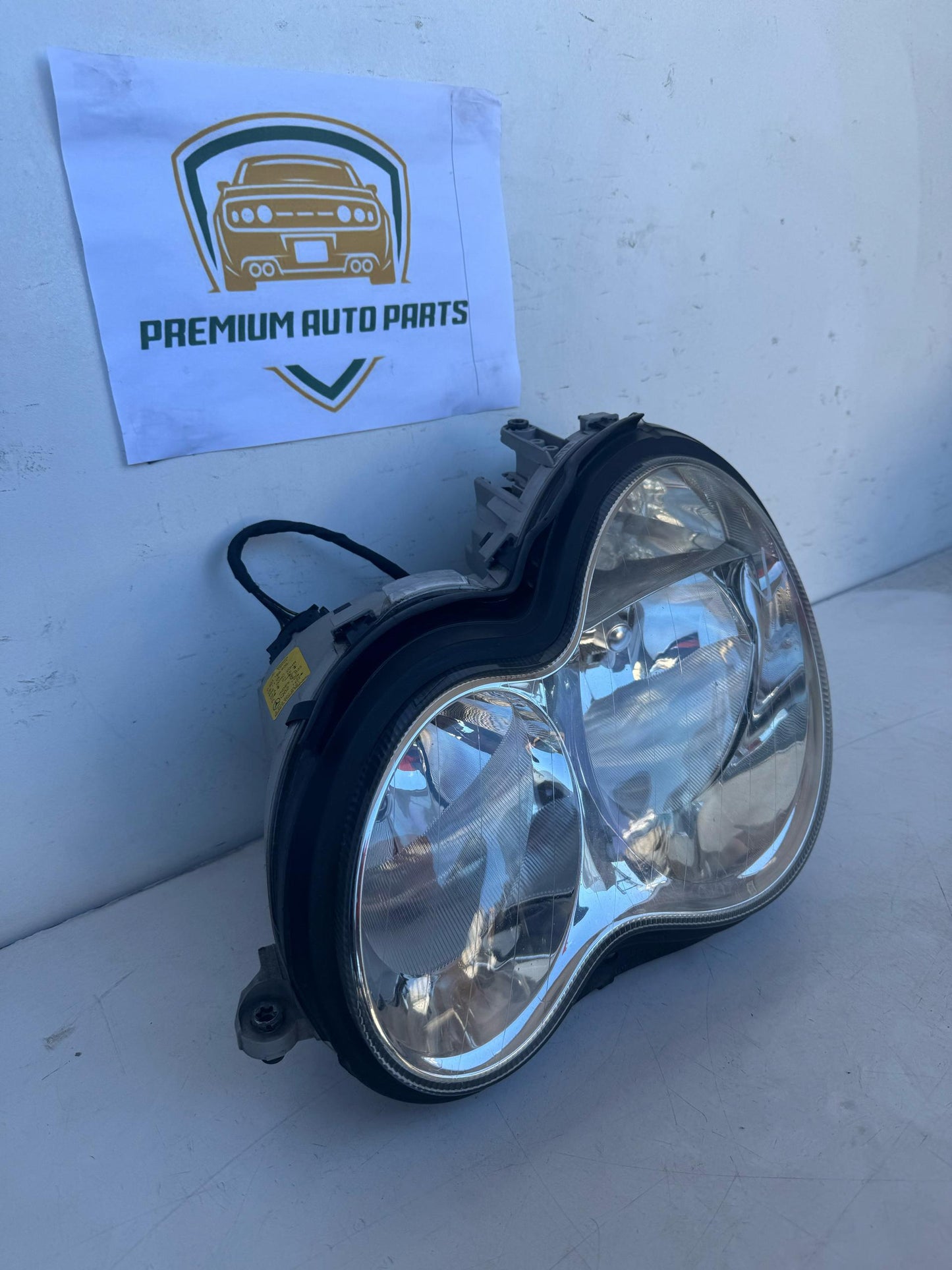 2005   Left Headlight