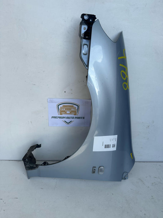 2006  E120 Left Front Guard