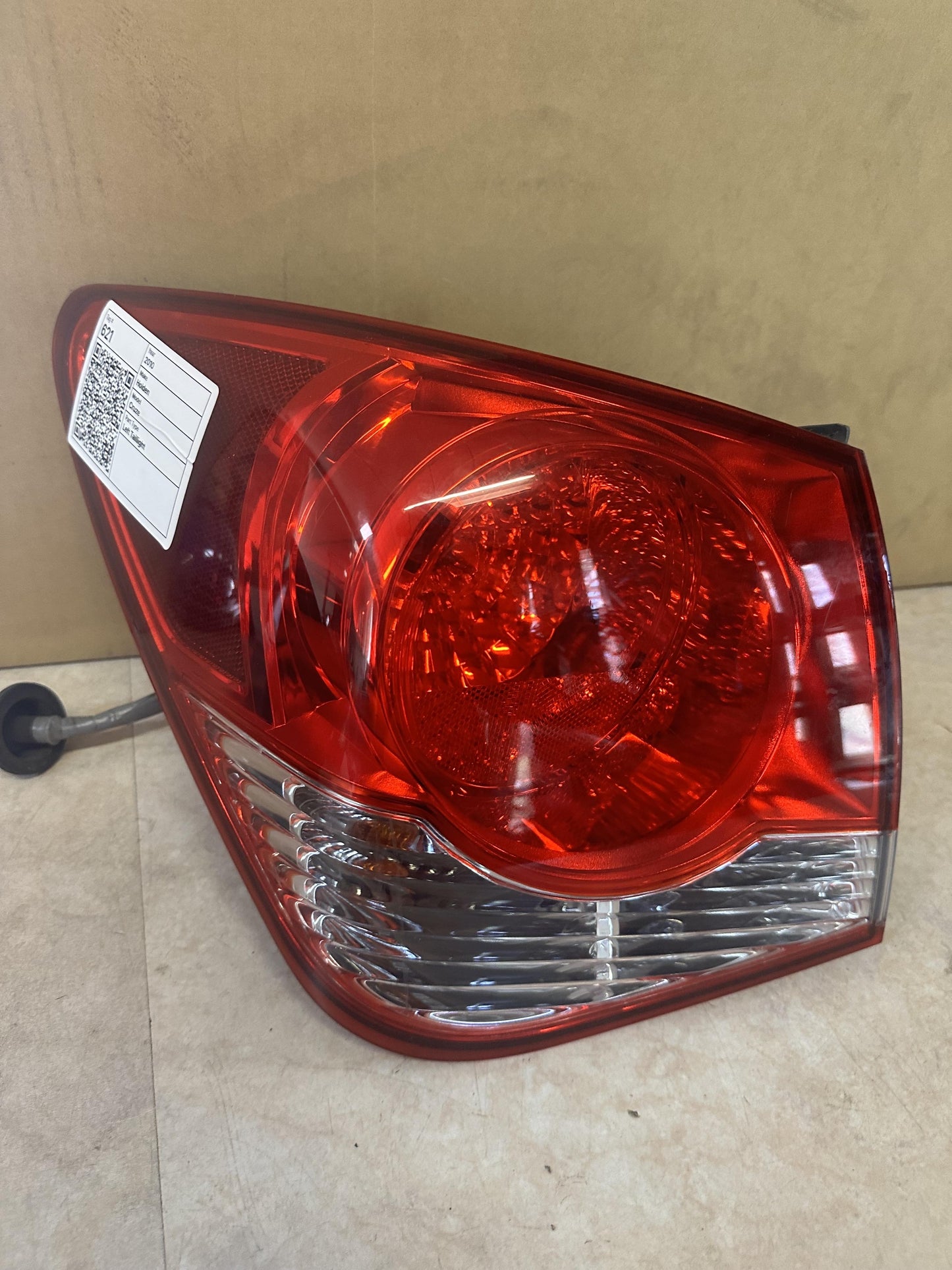 2010  Cruze Left Taillight