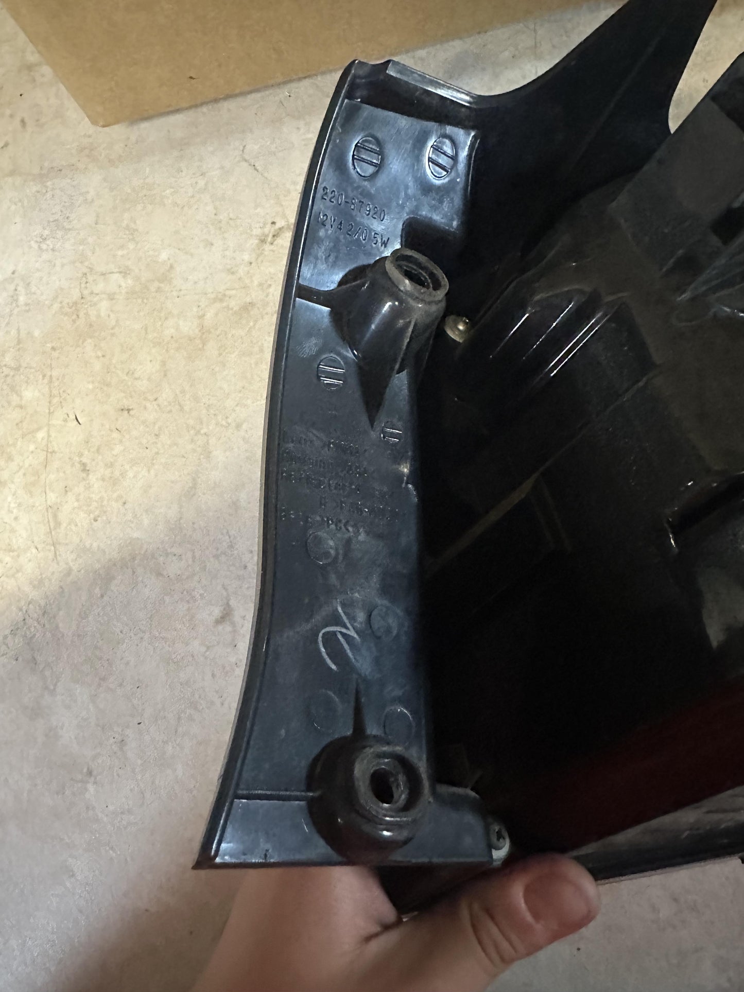 2010  Outlander Left Taillight